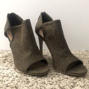 Olive Peep Toe Heel